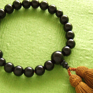 Rosario de un solo anillo para hombre con ónix negro y borlas de color pera