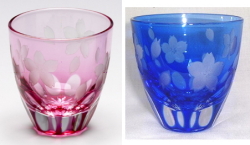 [Vajilla] Copa de sake, oro rojo/azul (Edo Kiriko), en caja de madera de paulownia