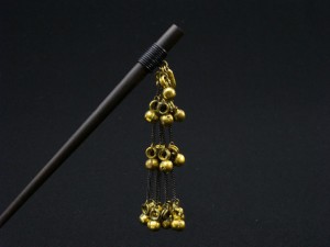 [Horquilla] Horquilla con forma de cadena de frutas en forma de campana, color dorado