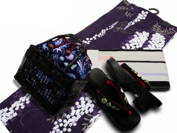 [Conjunto de yukata de 4 piezas] Elegante estampado de glicina, morado