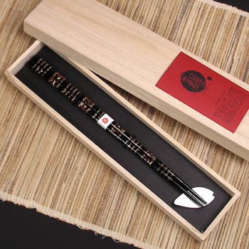 [Palillos de alta calidad de Kobe Hashiya] Palillos delgados Miyako Nishiki (negros)