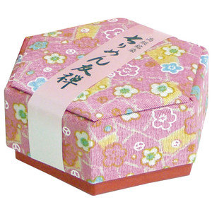 Caja pequeña hexagonal de Chirimen